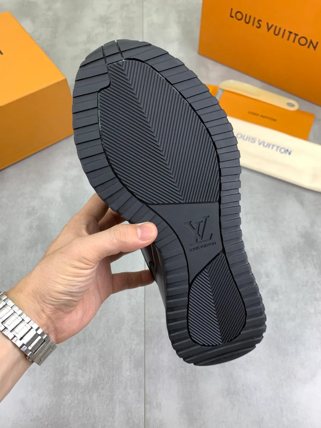 Men's men's shoes P680 new style 💶[LOUIS VUITTON] (original order) new style 🍀LV Louis Vuitton * - top version of LV classic trendy shoes! Use imported original cowhide and water-dyed cowhide lining. The latest original wear-resistant TPU combination outsole! High quality products! Multiple colors available, code number: 38-44 (45 46 customized)